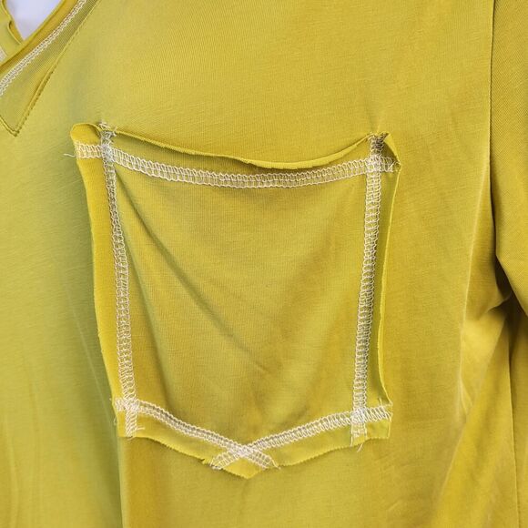 NEW POL Relaxed Fit Green T-Shirt | V-Neck Pocket Silky Comfy | Oversized Small - Picture 10 of 14